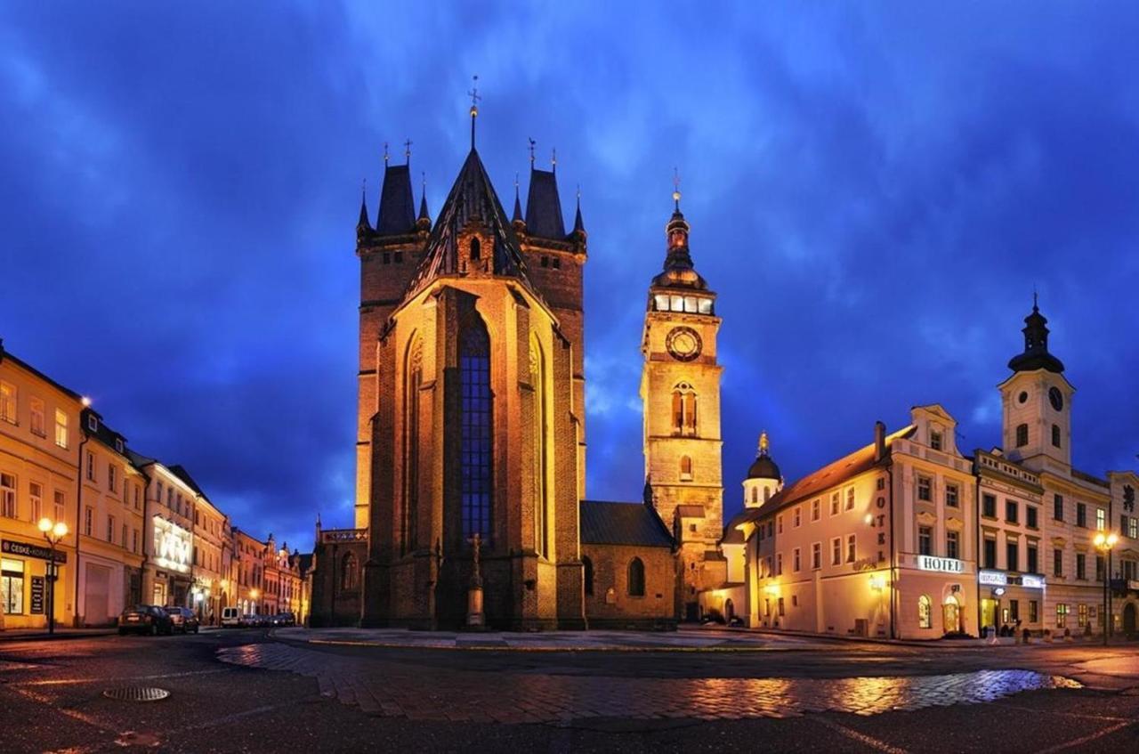 Studio Voluntario Hradec Králové 外观 照片
